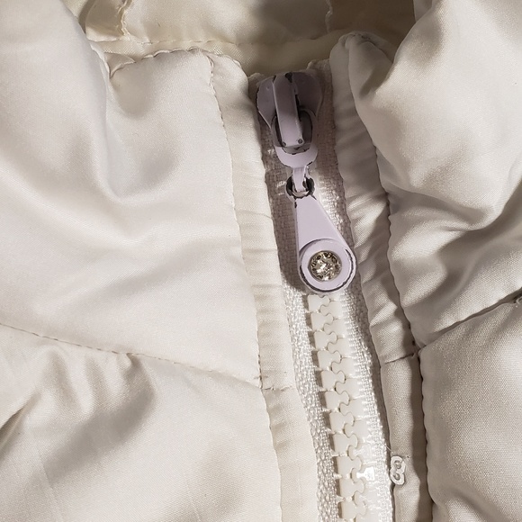 Girls puffer Vest - Picture 3 of 5